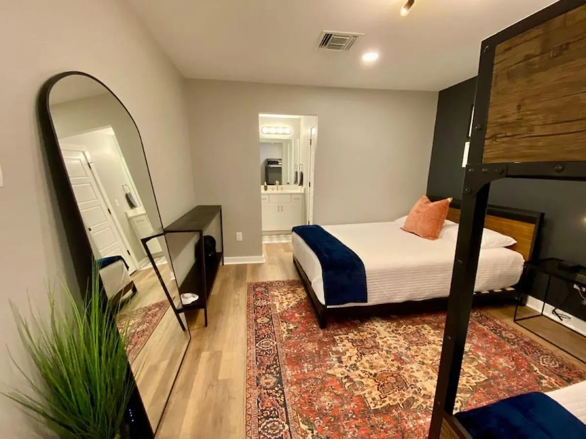 Apartment 4 Beds Walk To Downtown Nashville Pool And Parking